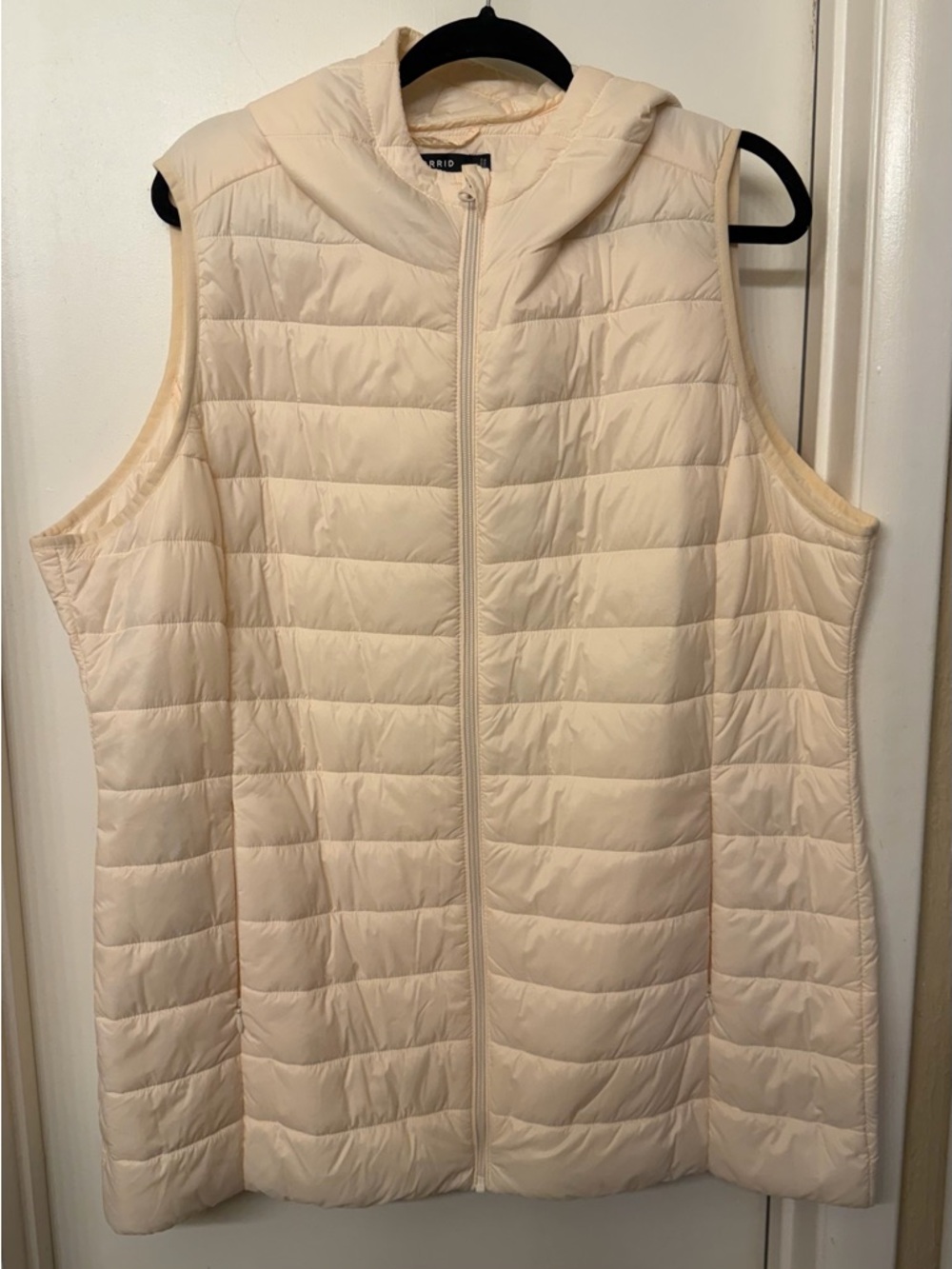 Torrid Light weight Packable Vest - Cream Size 1